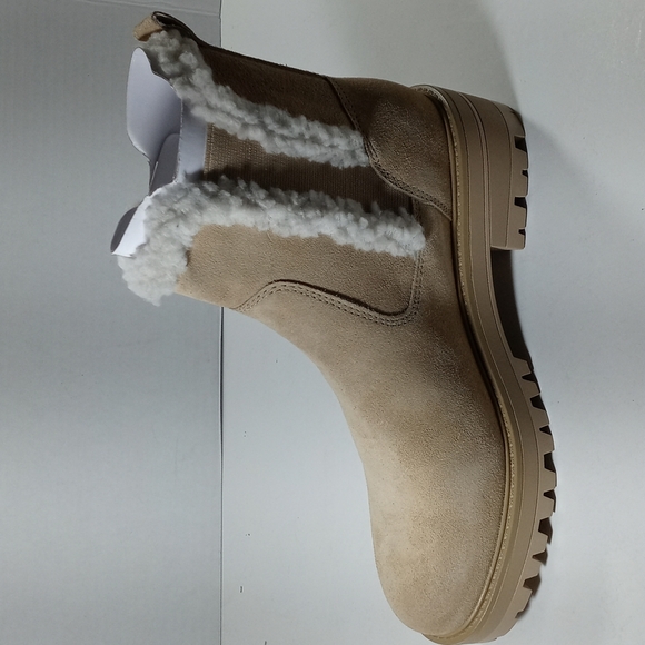 Boot - Picture 5 of 11